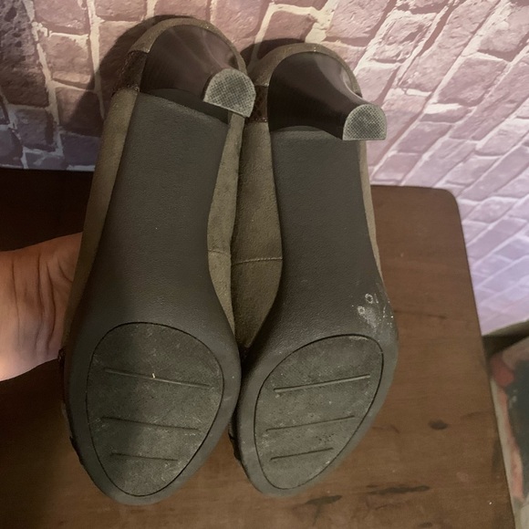 🔴Taupe Faux Suede Open Toe Pumps - Picture 7 of 9